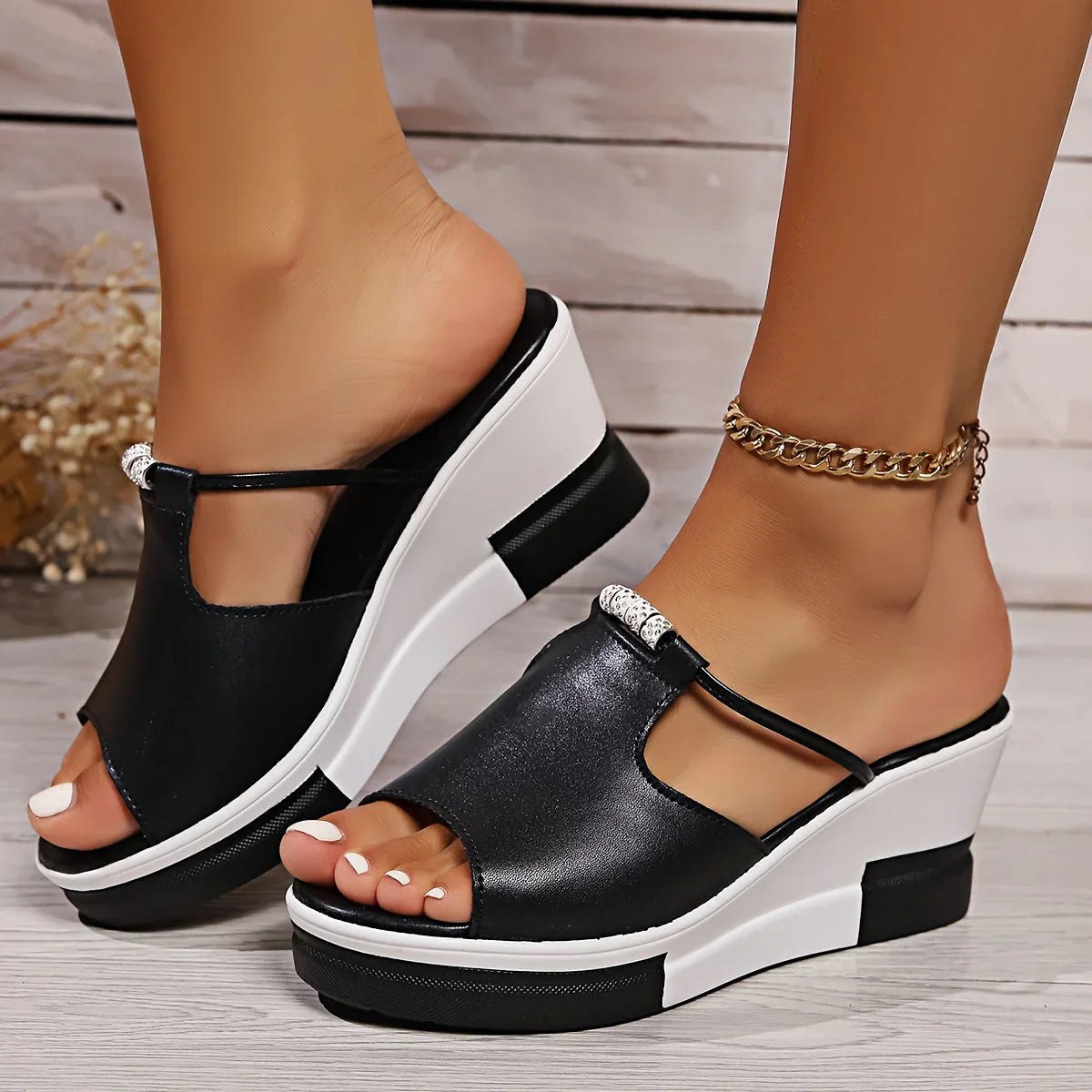 Black / 11