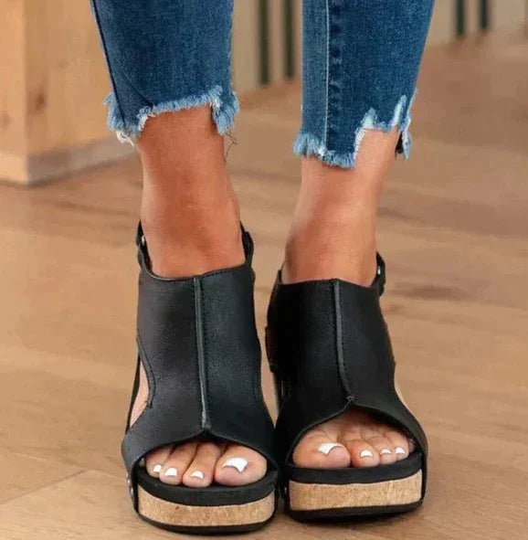 Black / 11