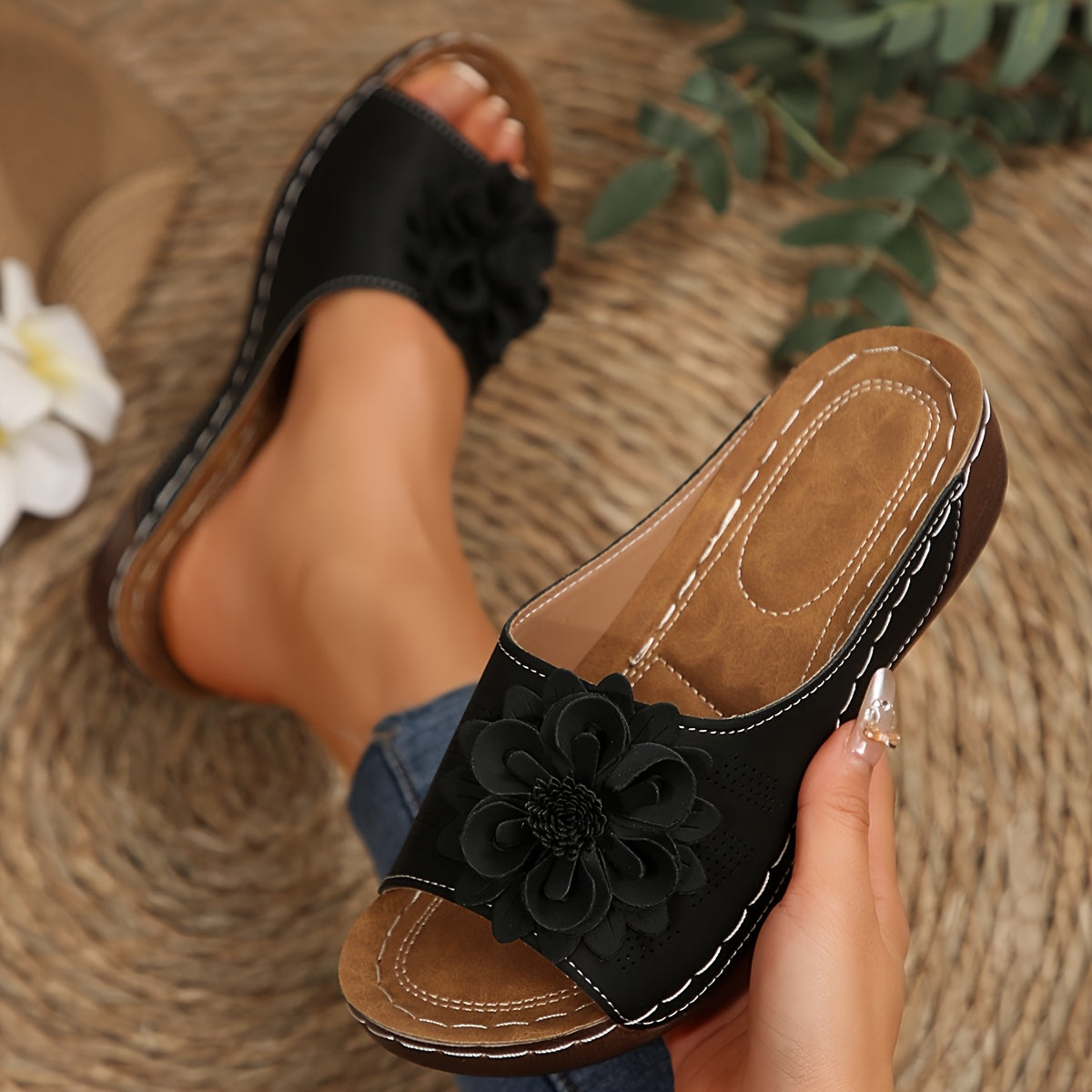 Black / 12
