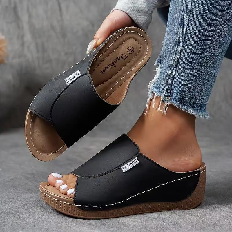 Black / 11